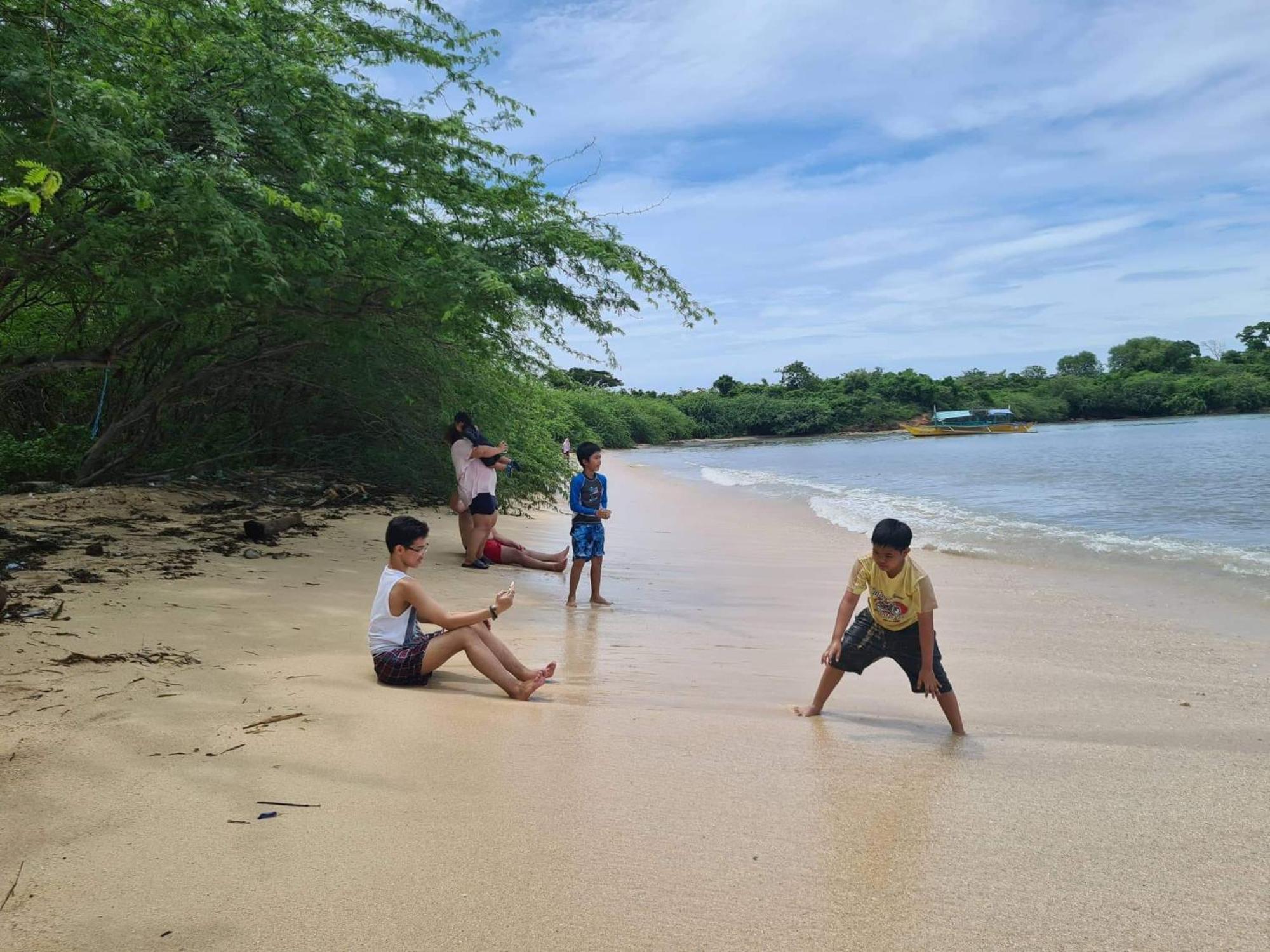 Calatagan'S Bahay Kubo - With Beach Access Batangas Exterior foto